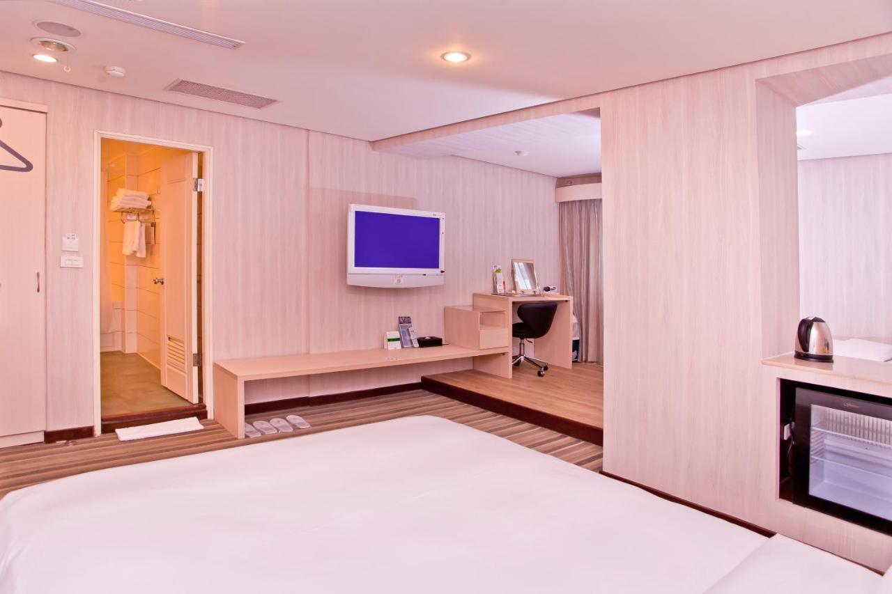 Yomi Hotel - Shuanglian Mrt Tajpej Kültér fotó