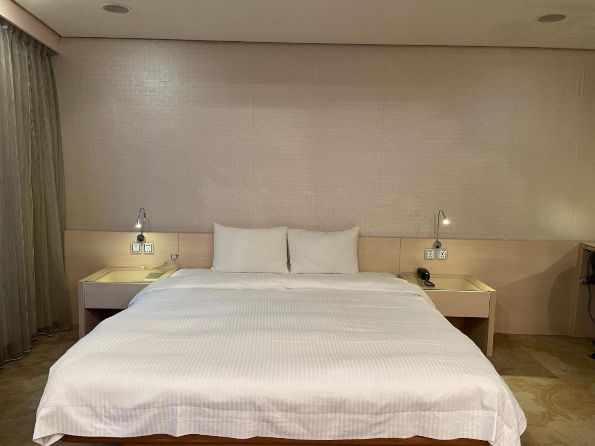 Yomi Hotel - Shuanglian Mrt Tajpej Kültér fotó