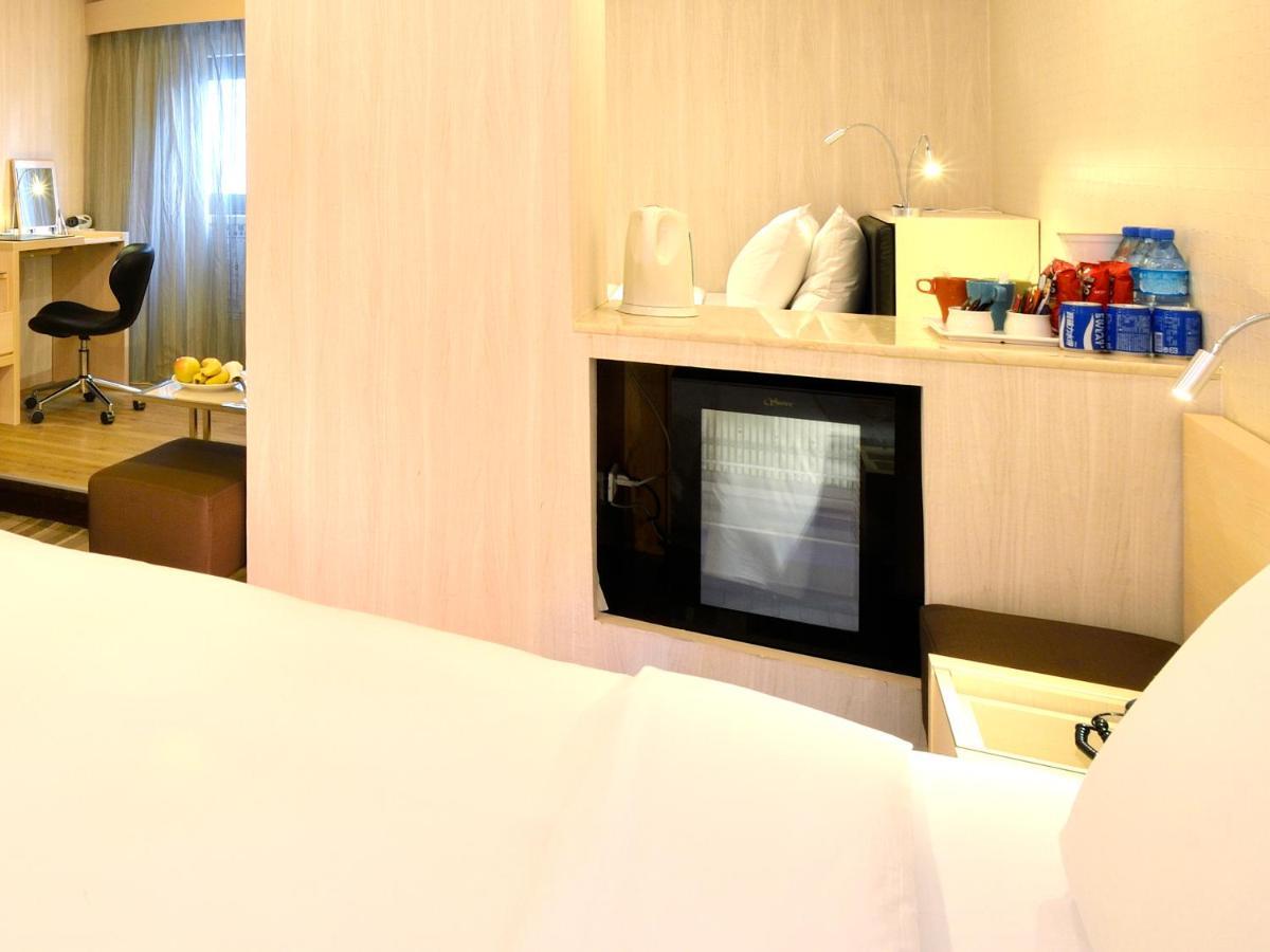 Yomi Hotel - Shuanglian Mrt Tajpej Kültér fotó