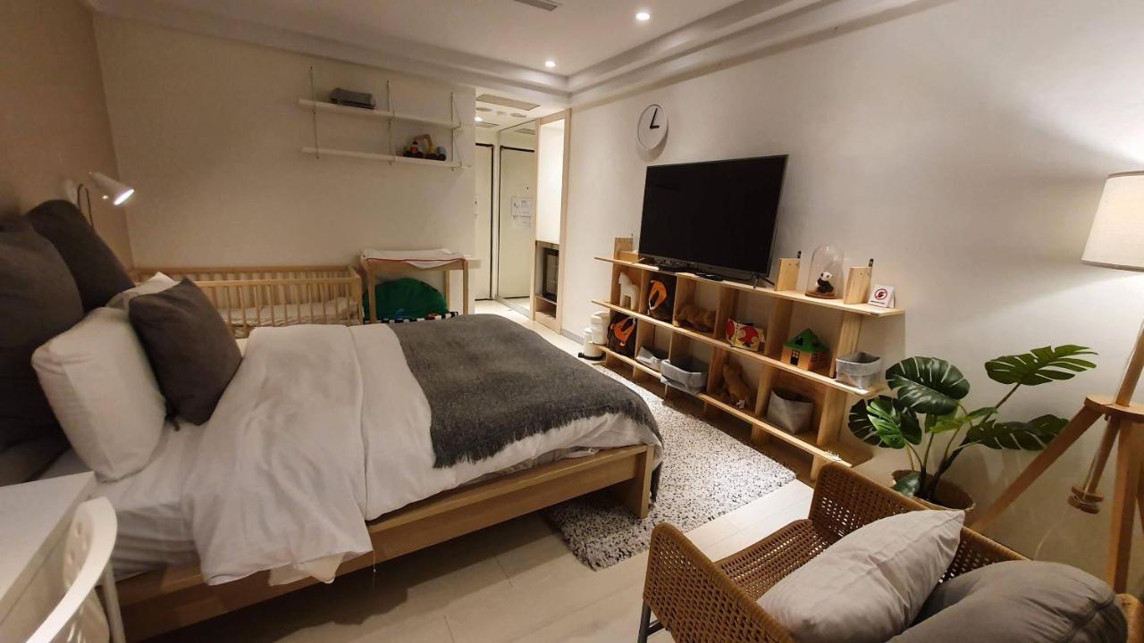 Yomi Hotel - Shuanglian Mrt Tajpej Kültér fotó